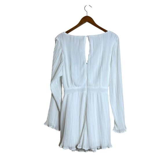 NWT! Embrace Your Beauty Ivory‎ Pleated Long Sleeve Skort Romper - Picture 11 of 12